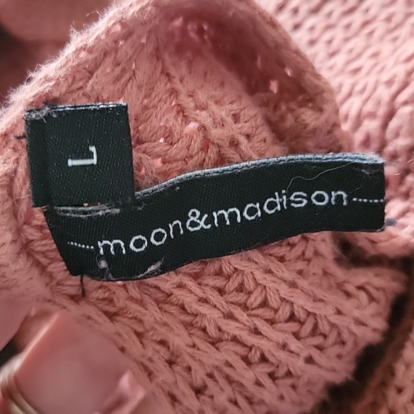 Chunky knit faux wrap sweater - Picture 7 of 8